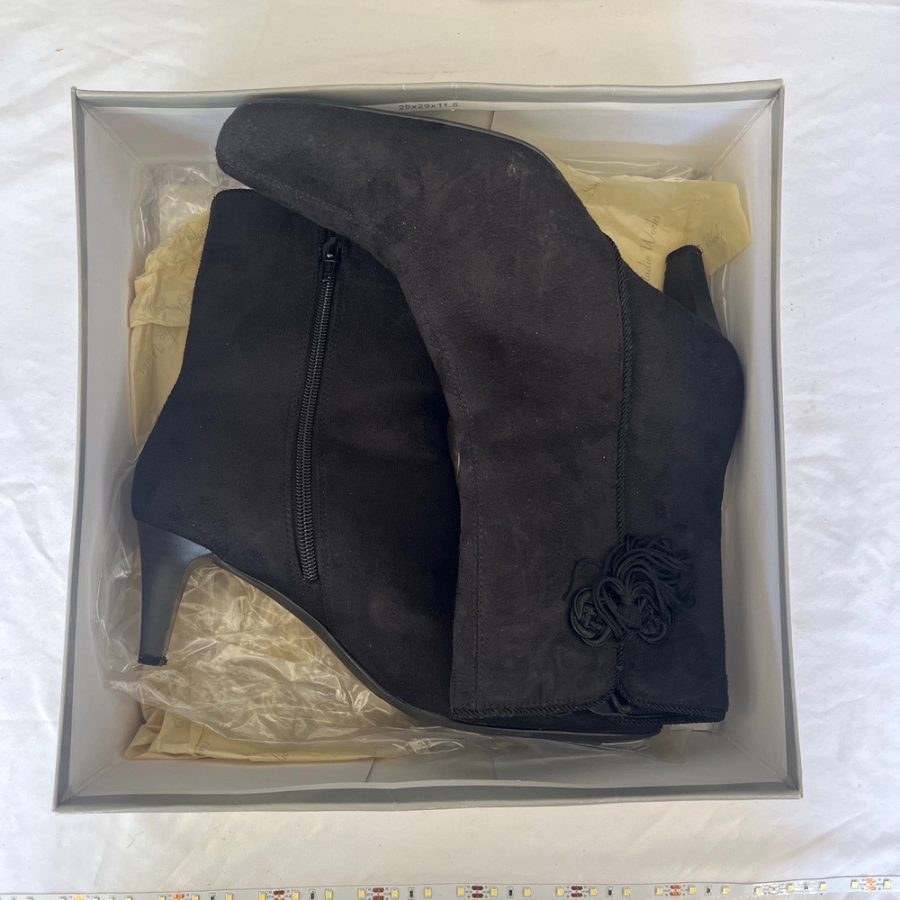 Studio Works Gable Black Suede Side Zipper Pointed Toe High Heel Ankle Boots 8‎
